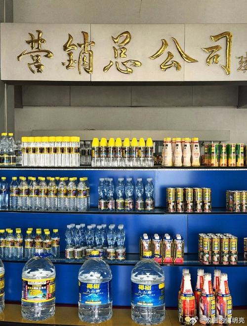 设计界的泥石流,掏心掏肺的广告语,产品风格与公司气质高度一致我想非
